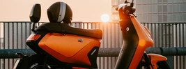 100/niu-mqi-gt-evo-orange-soleil-couchant.jpg